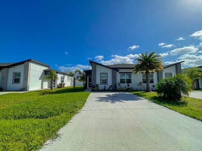 Building Photo - Impressive 3 Bedroom, 2 Bathroom Home in P...