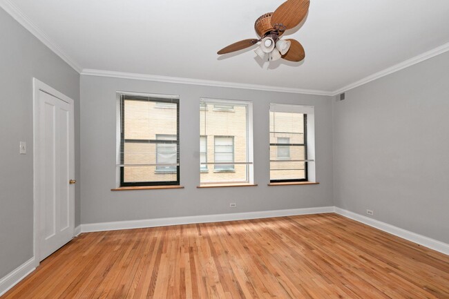 Building Photo - One Bedroom Available in South Shore