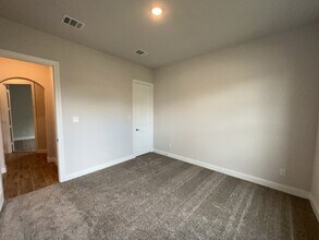 Building Photo - 5714 Caracara St