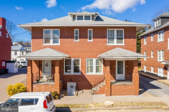 Building Photo - 7 N Stewart St