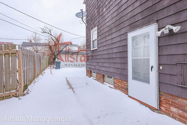 Foto del edificio - 4 br, 1.5 bath House - 3649 Cummings