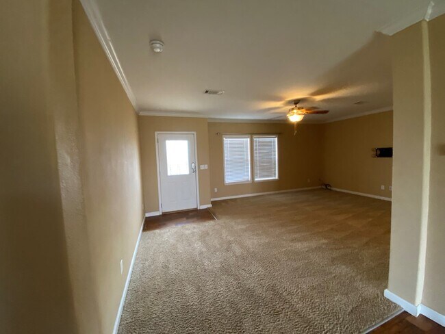 Foto del edificio - 7200 E County Rd 62