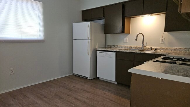 Kitchen entry - 544 Chama St SE