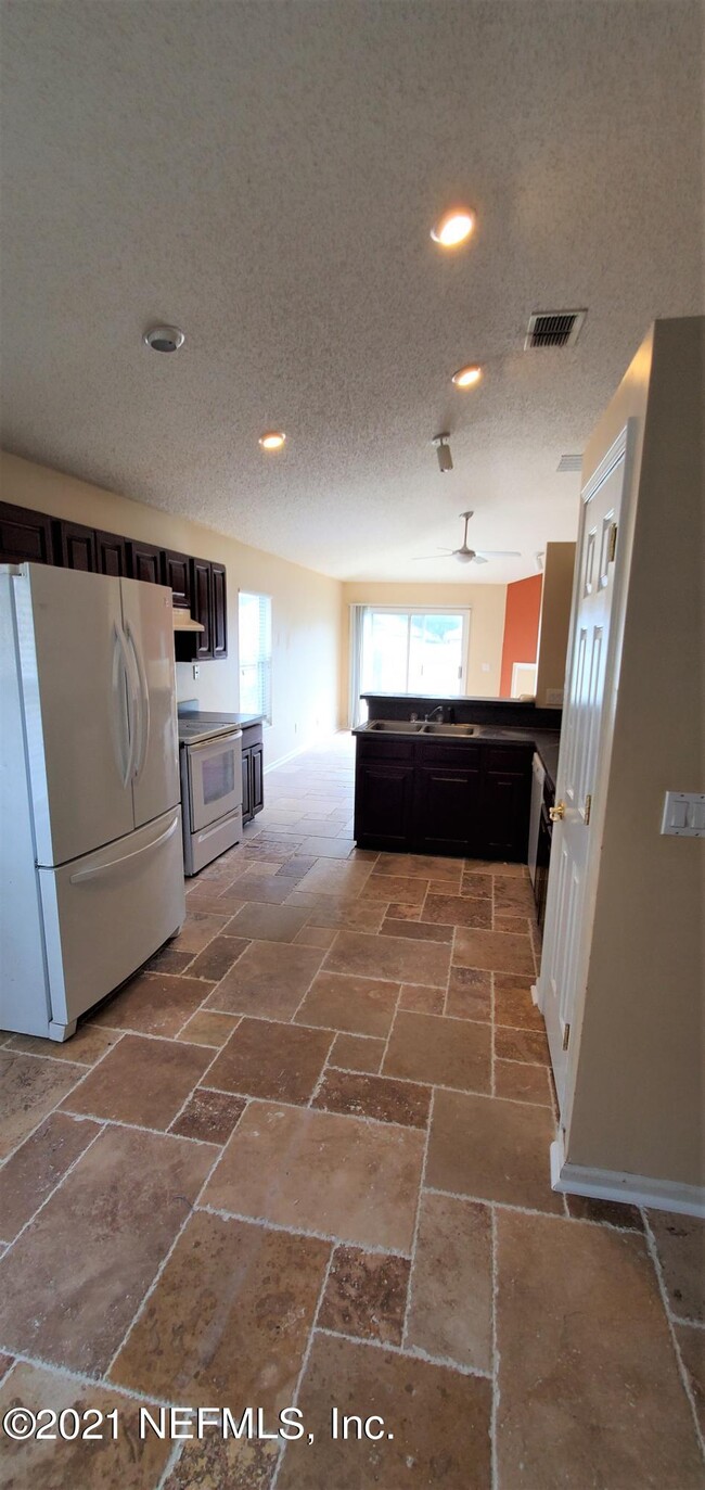 Building Photo - 1700 Canopy Oaks Dr