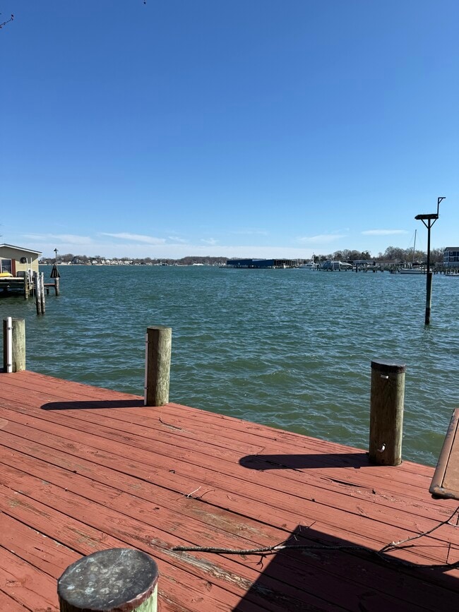 Building Photo - 943 Williams St