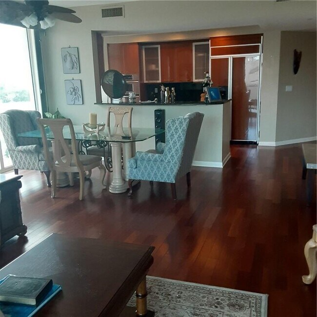 Foto del edificio - 1819 SE 17th St