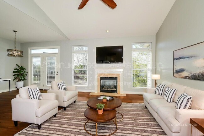 Foto del edificio - 730 Sunset Ln