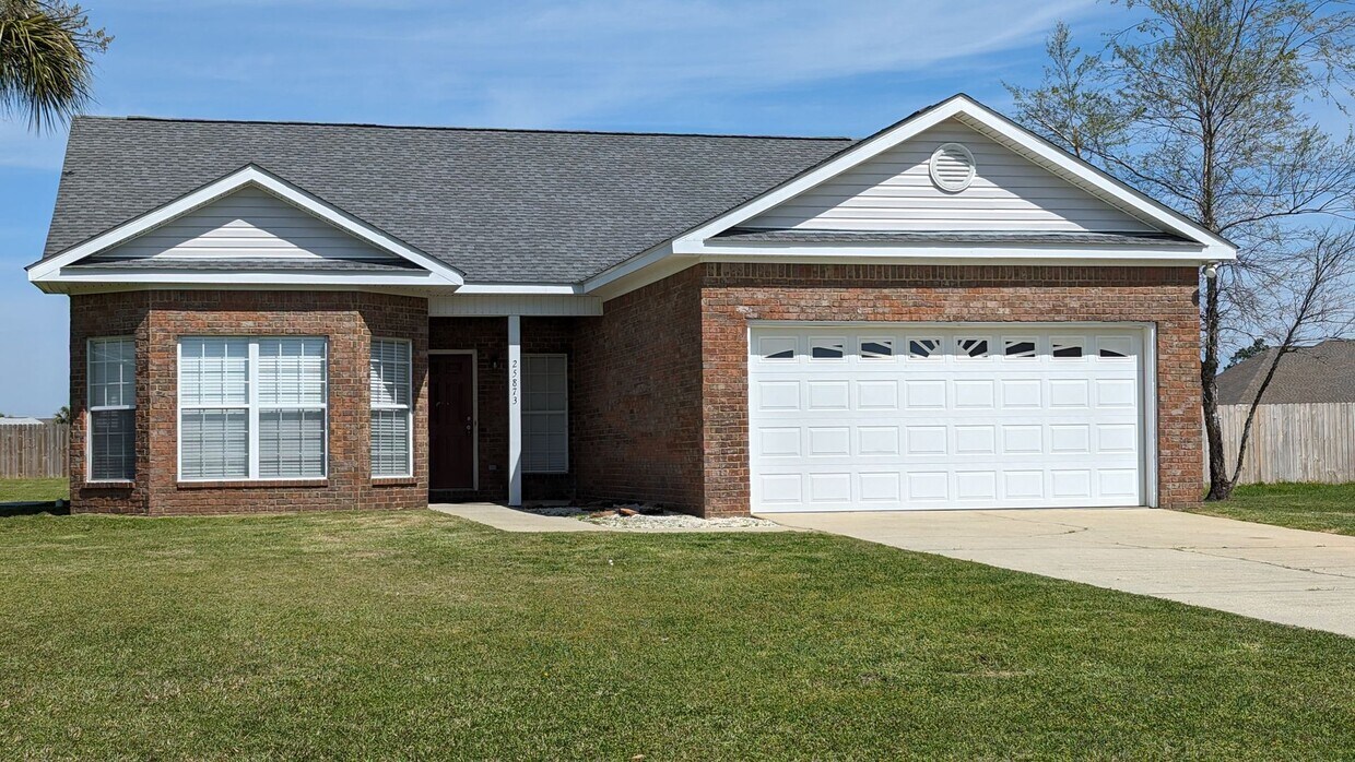 Foto principal - 3 BED 2 BATH located in Elberta