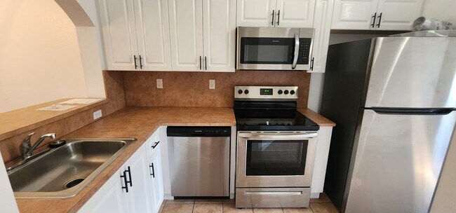 Foto del edificio - 945 NE 33rd Terrace