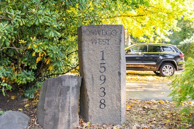 Foto del edificio - 15938 Quarry Rd