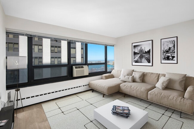 Sala de estar de 1 dormitorio y 1 baño - 3130 N. Lake Shore Drive