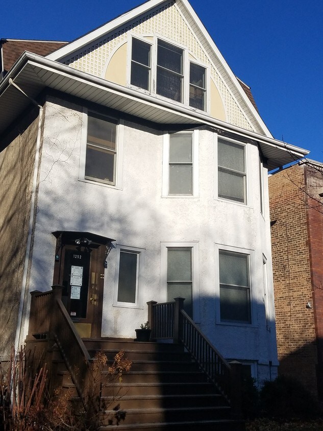 Primary Photo - 1252 W Elmdale Ave