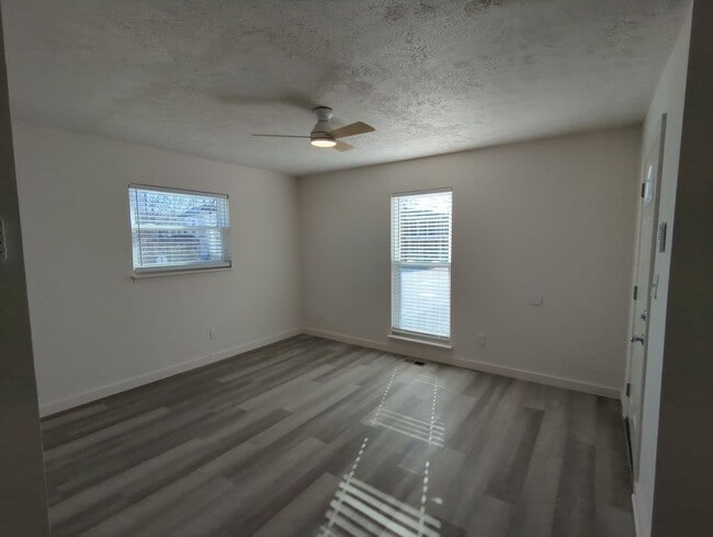 Photo - 2015 Duncan Ave Apartment