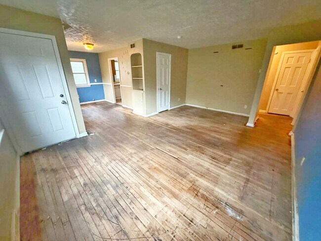 Foto del edificio - 3 BED, 1 BATH BEAUTIFUL SINGLE-FAMILY HOME IN CLEVELAND!