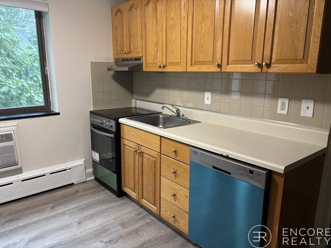 Building Photo - 5 Chester St