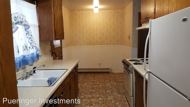 Building Photo - 3 br, 2 bath House - 1041 E. DIVISION