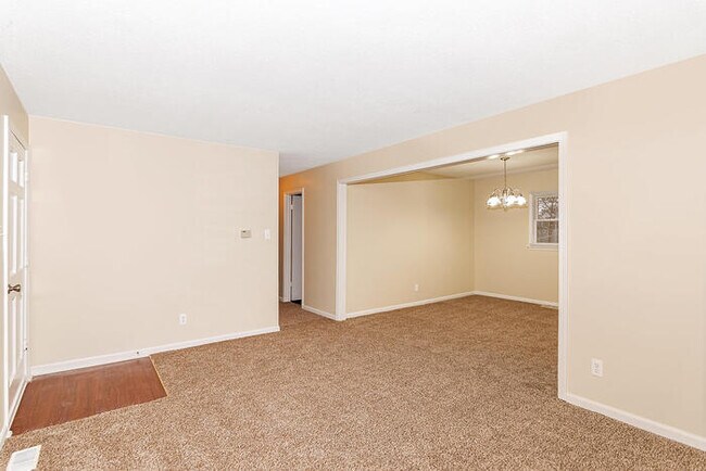 Building Photo - 4 bed 2 bath ranch home!