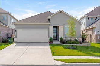 Building Photo - 316 Amista Dr