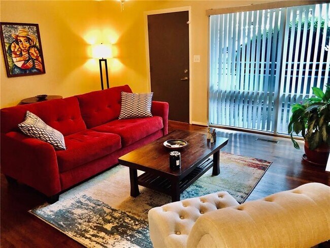 Foto del edificio - 3048 Briarcliff Rd NE