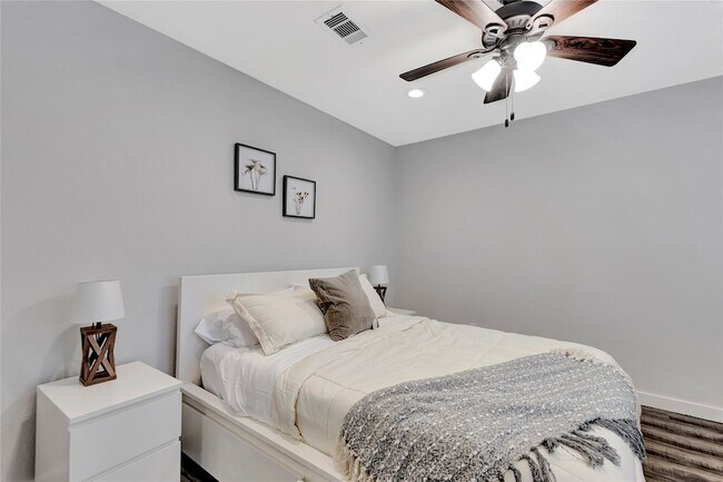 Foto del edificio - 15710 Sea Lark Rd