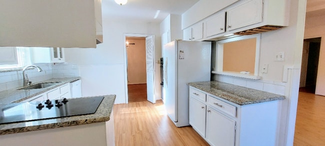 Building Photo - 5455 Kuldell Dr