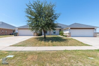 Building Photo - 3804 Carrera Ln