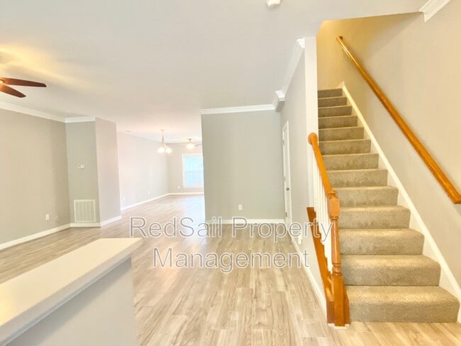 Building Photo - 411 Quarterpath Rd