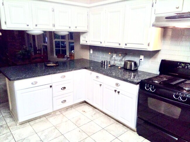 Foto del edificio - 25906 Spring Creek Dr