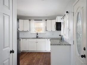 Building Photo - 20201 Overlook Dr