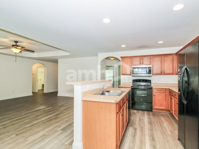 Building Photo - 1254 Clancy Dr NE
