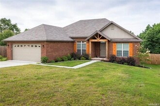 Building Photo - 175 Serene Ln
