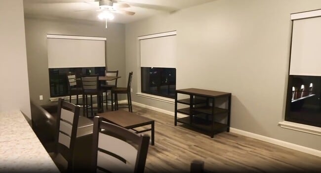 Building Photo - Student Housing- 52 East Park Place