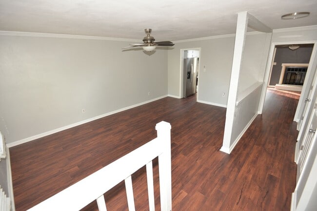 Building Photo - 3 Bedroom Townhome in Kempsville Lakes