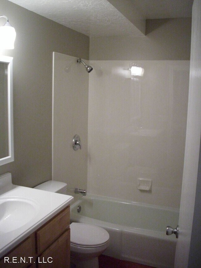 Building Photo - 2 br, 1 bath House - 3673 S 2200 W #15