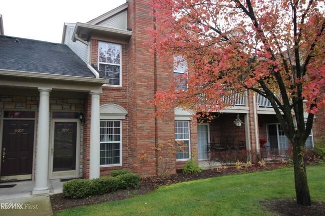 Foto del edificio - 3617 Oakmonte Blvd