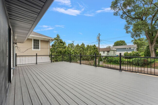 Foto del edificio - 3 Bedroom 2 Bath Beach House