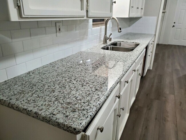 Building Photo - Beautifully Remodeled 5 Bedroom Home.