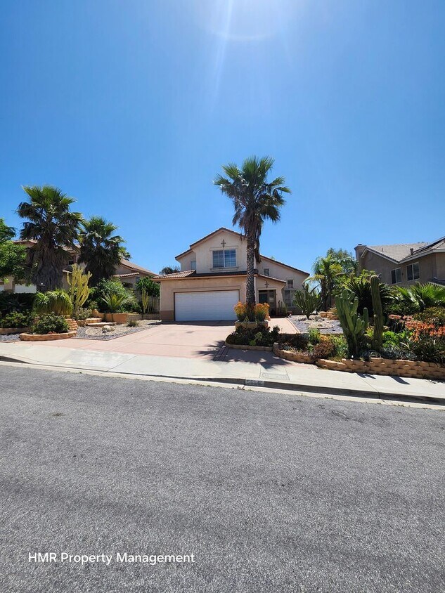 Foto principal - Beautiful two-story in Hunter's Ridge