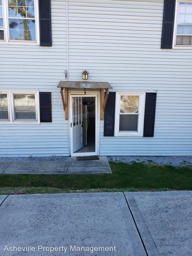 Primary Photo - Studio, 1 bath House - 27 A Turnabout Lane