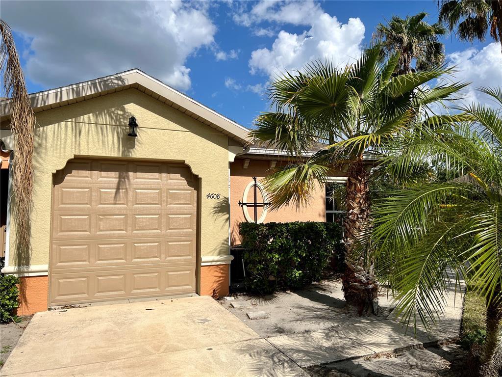 Foto principal - 4608 1st Ave E