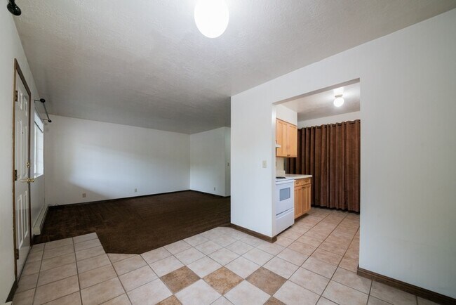 Foto del edificio - 1729 N 200 W