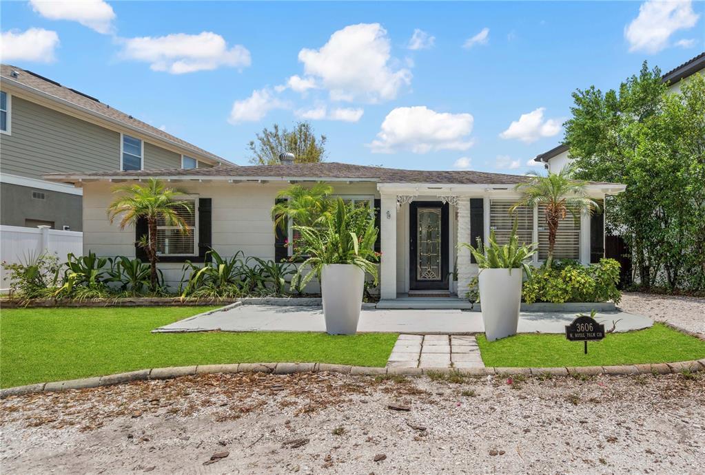 Foto principal - 3606 W Royal Palm Cir