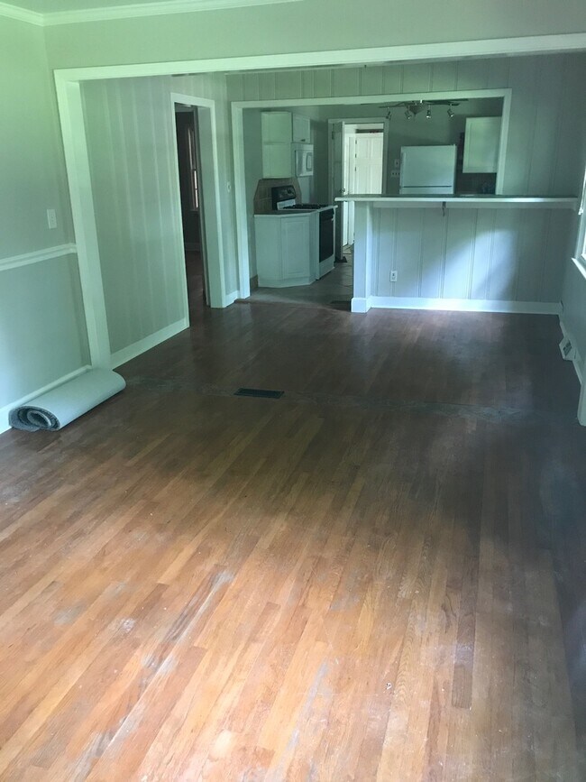 Building Photo - 3 Bedrooms and 3.5 Bathrooms-Coming Soon