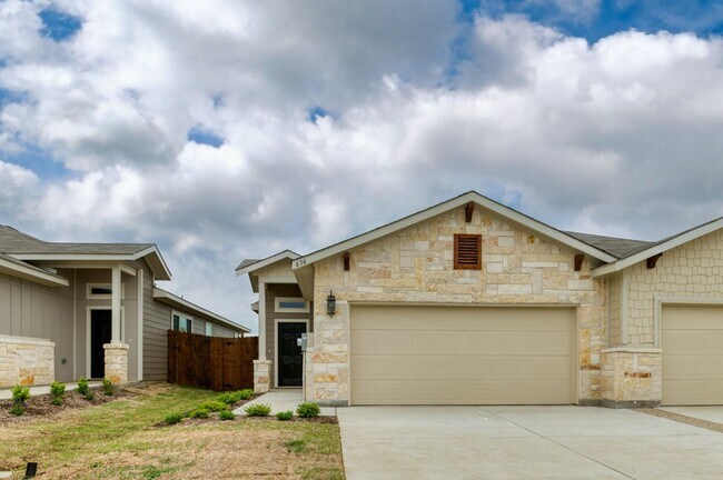 Foto del edificio - GORGEOUS 3 BEDROOM DUPLEX LOCATED IN MIDLOTHIAN ISD!