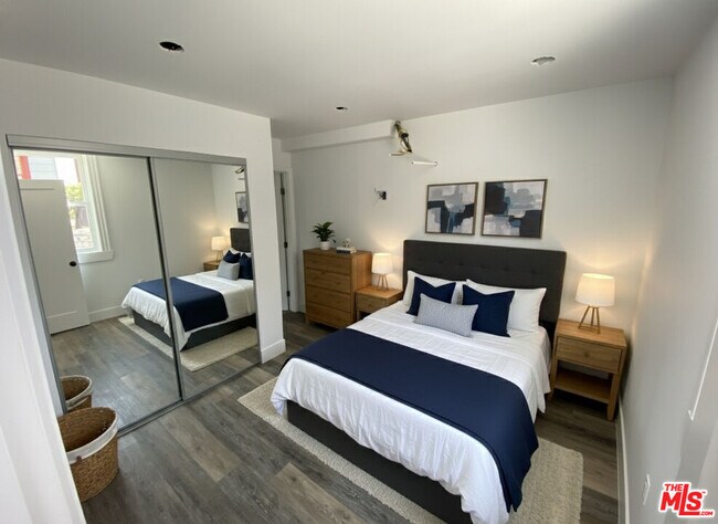 Foto del edificio - 1301 W 22nd St