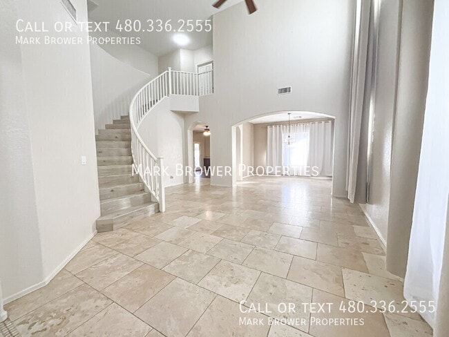 Building Photo - 1273 E Vermont Dr