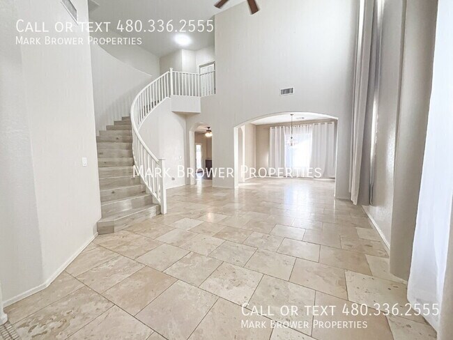 Foto del edificio - 1273 E Vermont Dr