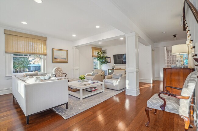Building Photo - 155 Claremont Rd