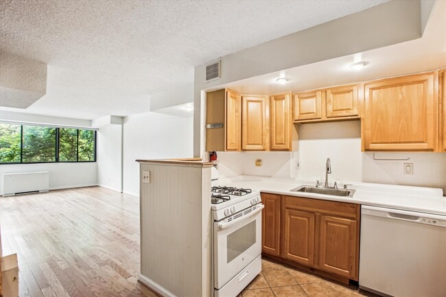 Building Photo - 1245 13th St NW