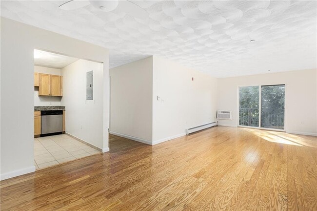 Foto del edificio - 752 Quaker Ln